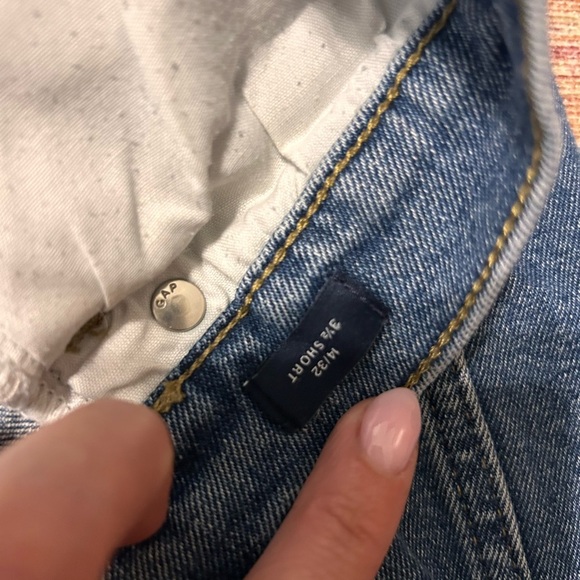 Gap Women's Distressed Denim Shorts size 14 - Picture 7 of 9